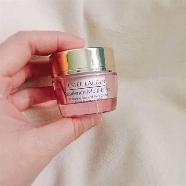 Kem Estee Lauder Resilience Multi-Effect SPF15