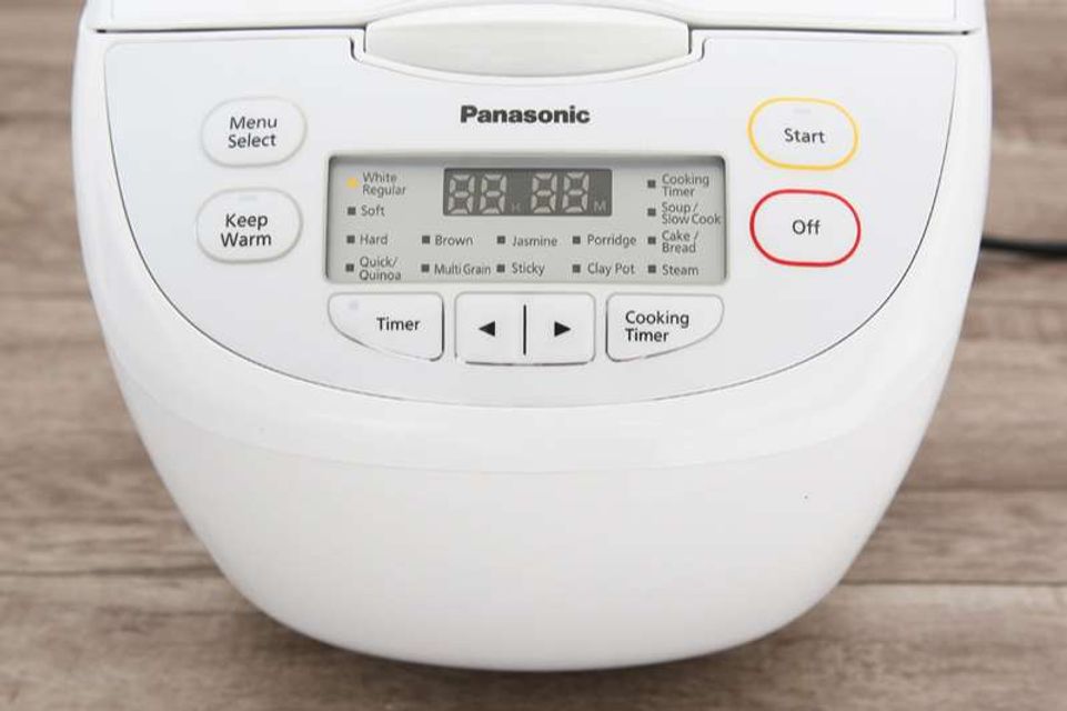 Hiện đại, tiện dụng - Nồi cơm điện tử Panasonic 1.8 l&iacute;t SR-CL188WRA