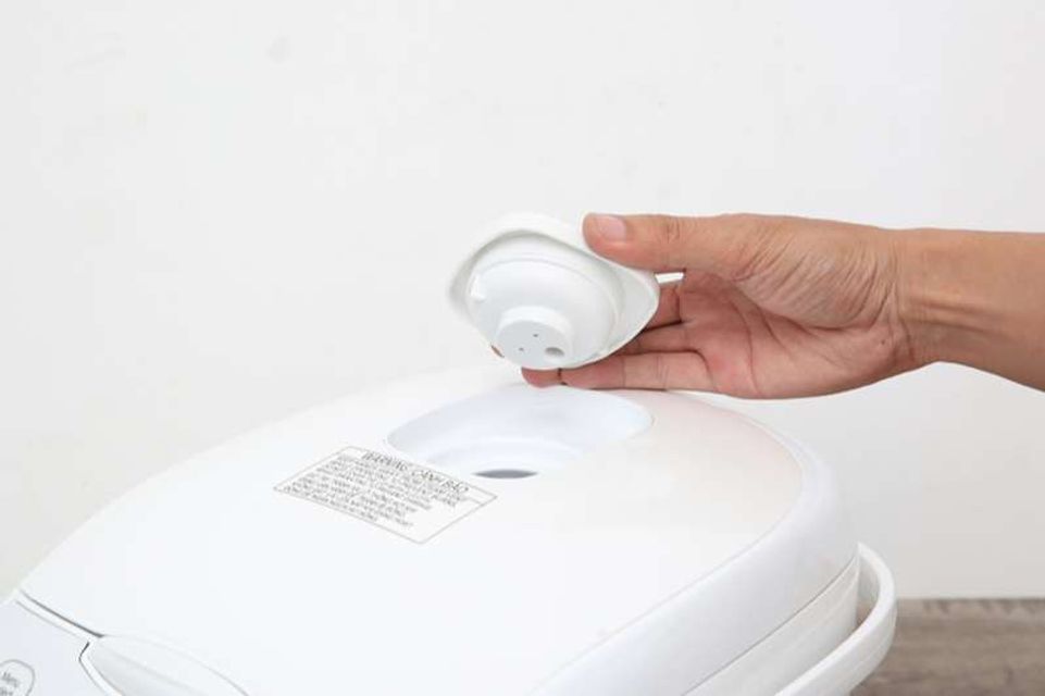 Van tho&aacute;t hơi th&ocirc;ng minh - Nồi cơm điện tử Panasonic 1.8 l&iacute;t SR-CL188WRA