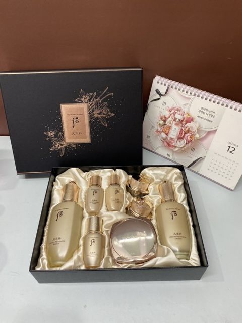 Set dưỡng t&aacute;i sinh da Whoo Ultimate Rejuvenative Special 8 m&oacute;n mới 1