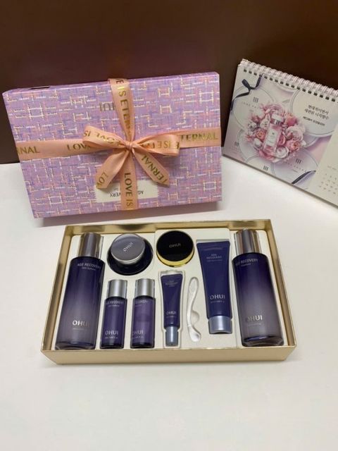 Bộ dưỡng da Ohui T&iacute;m Ohui Age Recovery Special Set 8pcs Mẫu Mới 1