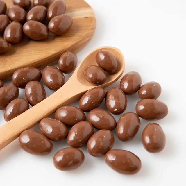 Socola Sữa Hạnh Nh&acirc;n Almonds Kirkland Signature Milk Chocolate 1.36kg
