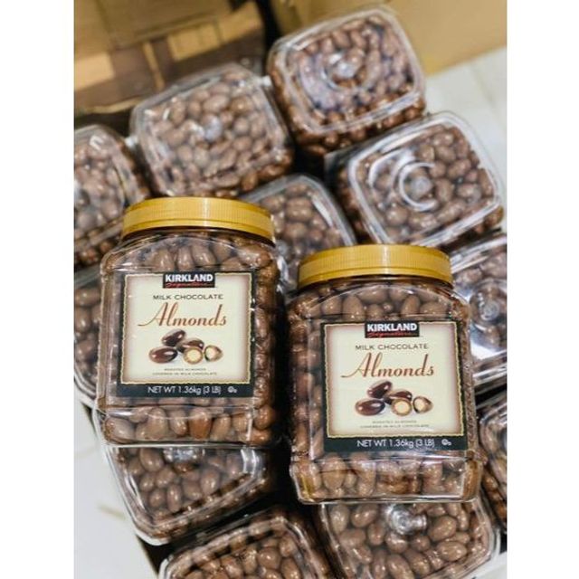 Socola Sữa Hạnh Nh&acirc;n Almonds Kirkland Signature Milk Chocolate 1.36kg