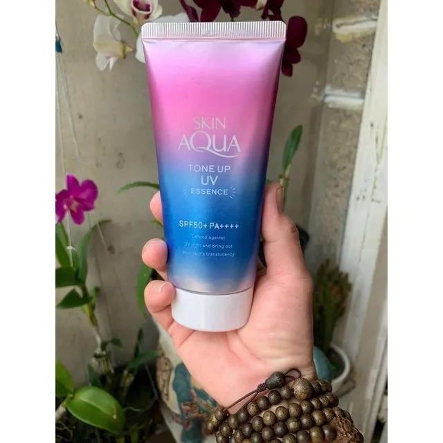 Kem chống nắng Skin Aqua Tone Up UV Essence