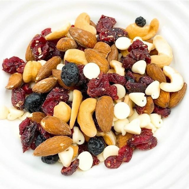 WildRoots Coastal Berry Trail Mix 737g