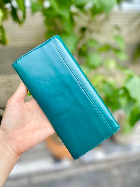 V&iacute; Valentino nữ nắp gập m&agrave;u xanh l&aacute;