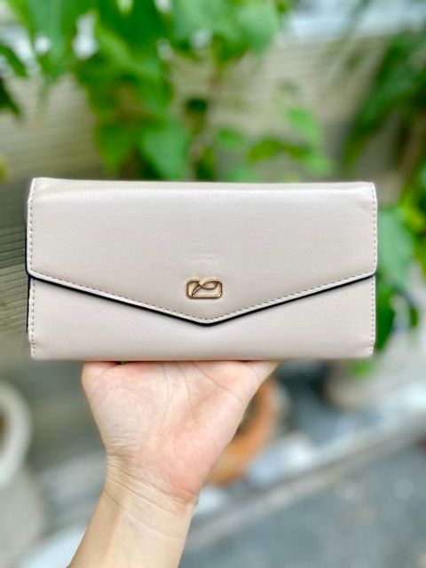V&iacute; Valentino nữ nắp gập m&agrave;u nude size 195x9