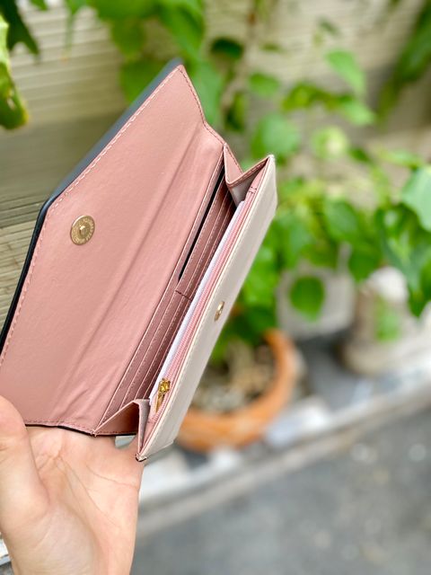 Chi tiết V&iacute; Valentino nữ
