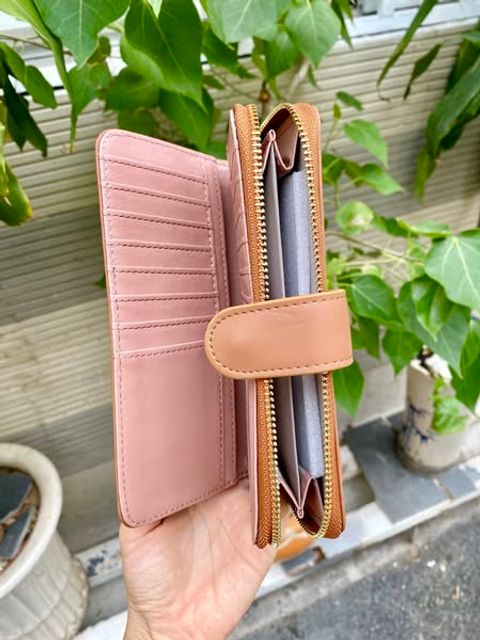 Chi tiết v&iacute; nữ Valentino