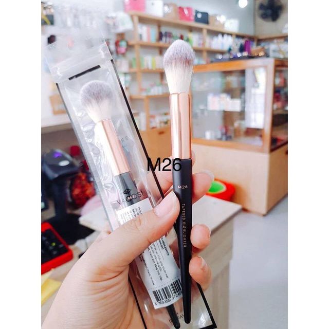 Cọ Highlight VACOSI TAPERED HIGHLIGHTER BRUSH - M26