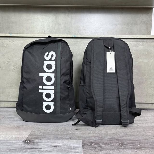 Kh&ocirc;ng gian balo adidas HT4746