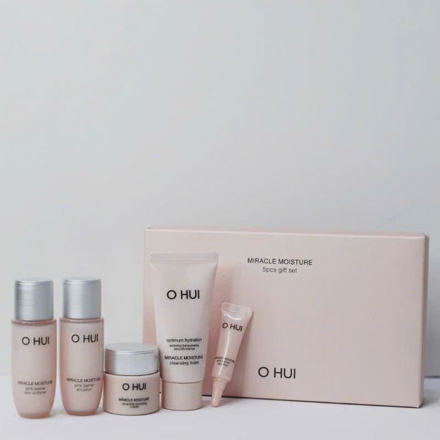 Bộ dưỡng ẩm OHUI Miracle Moisture