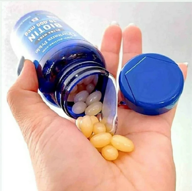 Vi&ecirc;n uống mọc t&oacute;c Puritans Pride Ultra Mega Biotin 10000 Mcg