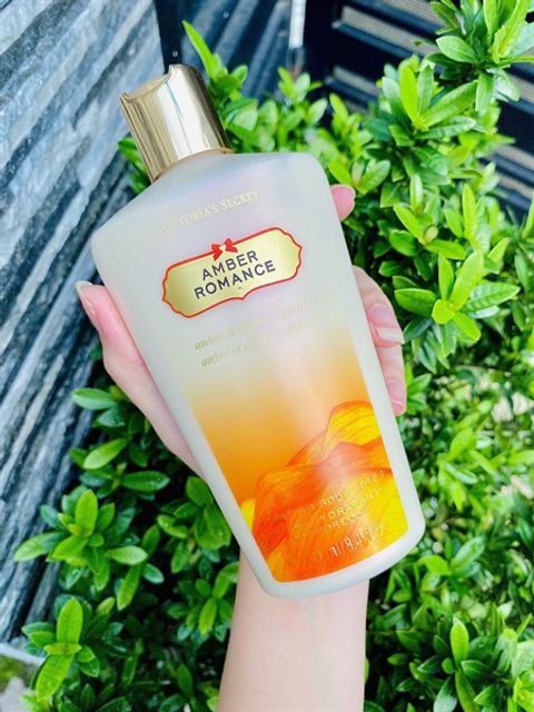 Sữa Dưỡng Thể Victoria&rsquo;S Secret Amber Romance 250ml