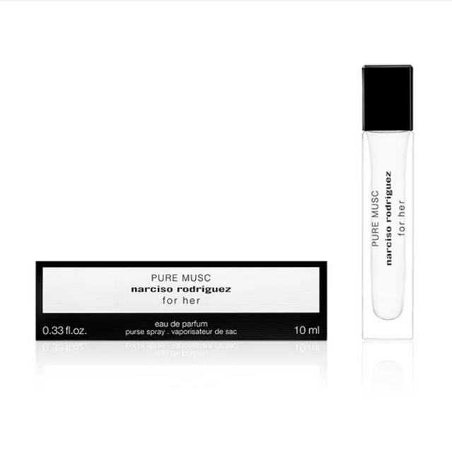 Nước hoa Nh&iacute; _ NARCISO RODRIGUEZ trong l&ograve;ng b&agrave;n tay