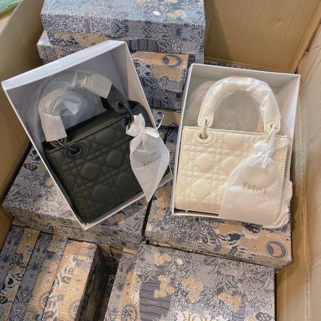 T&uacute;i CD da l&igrave; đồng m&agrave;u size 17 v&agrave; size 20 fullbox h&agrave;ng QC cao cấp