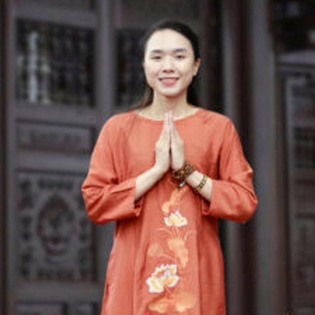 &Aacute;o D&agrave;i C&aacute;ch T&acirc;n Đi Ch&ugrave;a Hoa Sen Size S, M, L