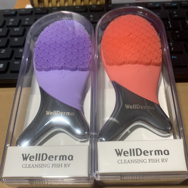 M&aacute;y Rửa Mặt C&aacute; Wellderma Cleansing Fish - Coral Pink