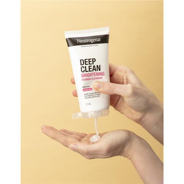 Sữa Rửa Mặt Neutrogena Deep Clean Brightening Foaming Cleanser