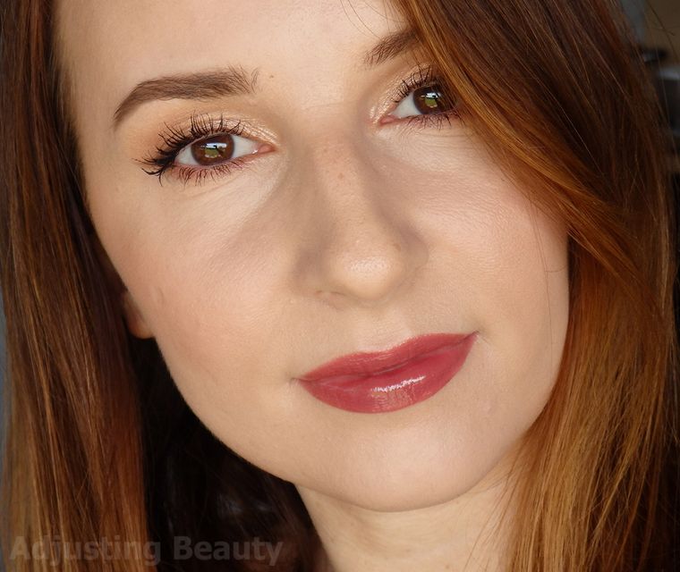 Son Nước Revlon Ultra HD Vinyl Lip Polish M&agrave;u 960 Date Night