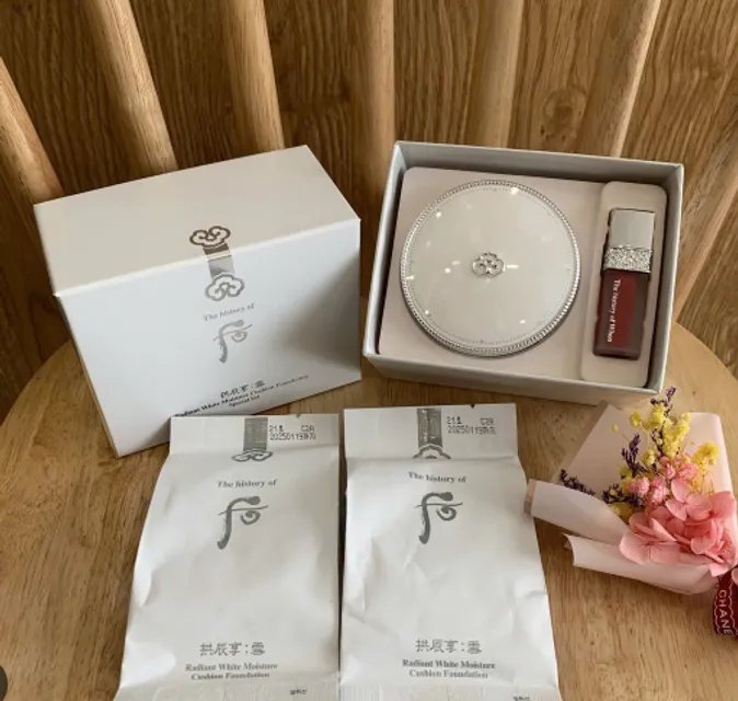 Set phấn Whoo trắng + son kem