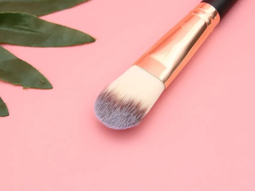 Vacosi Foundation Brush - F06