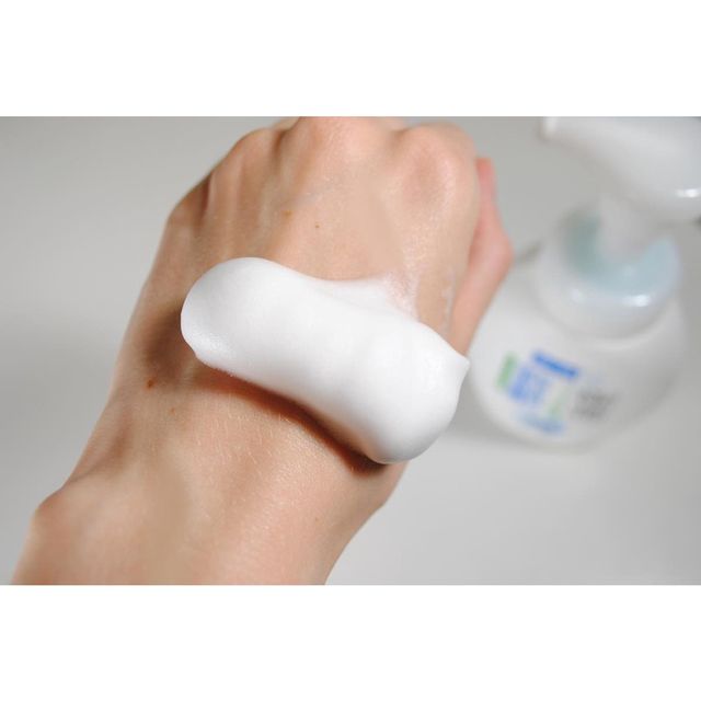 Sữa rửa mặt Hada Labo cho da dầu mụn