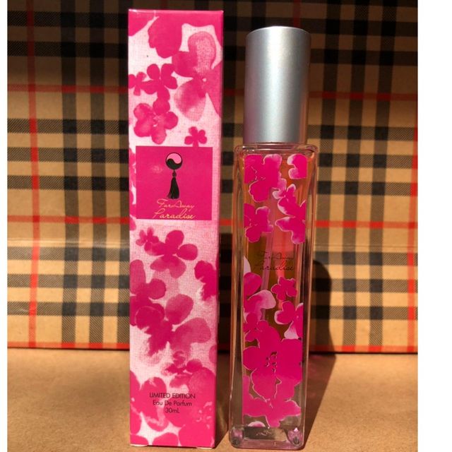 Nước Hoa Nữ Far Away - Paradise 30ml (Hồng Flowers)