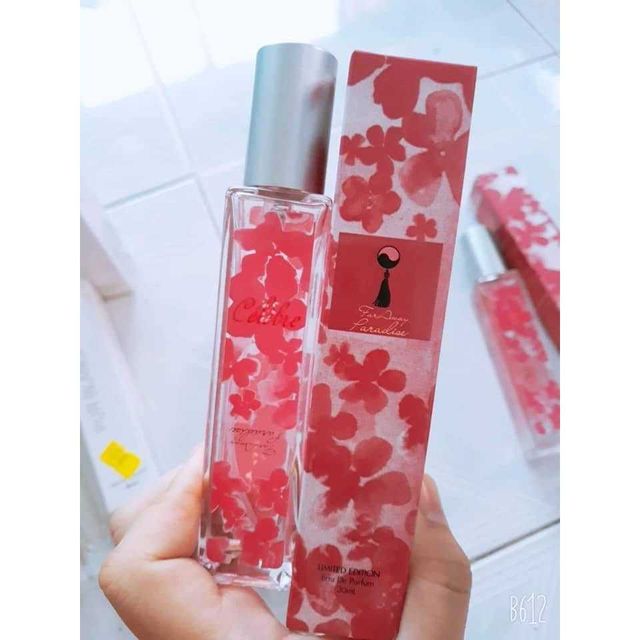 Nước Hoa Nữ Far Away - Paradise 30ml (Hồng Flowers) - Ph&aacute;t huy vẻ đẹp bản th&acirc;n