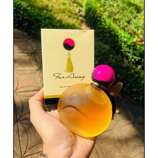 Nước Hoa Nữ Far Away 50ml Rất Thơm Quyến Rũ