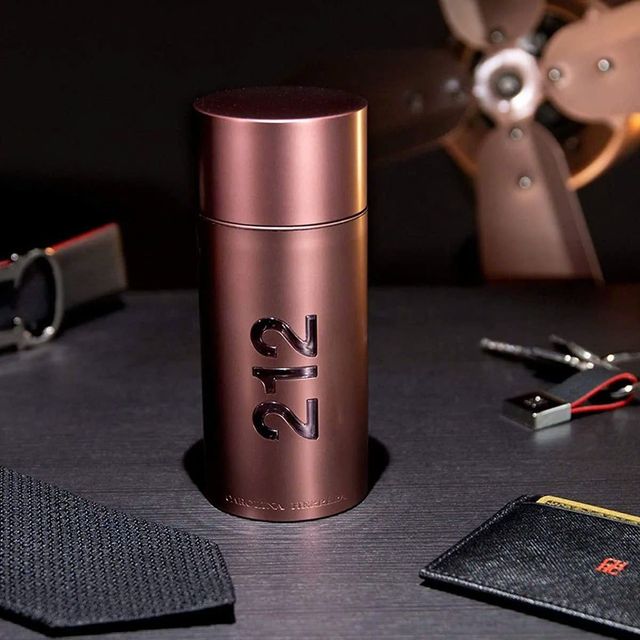 Phản hồi từ người d&ugrave;ng Carolina Herrera 212 Sexy For Men