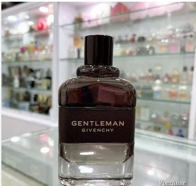 Thiết kế b&ecirc;n ngo&agrave;i của Givenchy Gentleman Bois&eacute;e