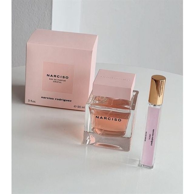 Hương thơm quyến rũ của Narciso Eau De Parfum Cristal