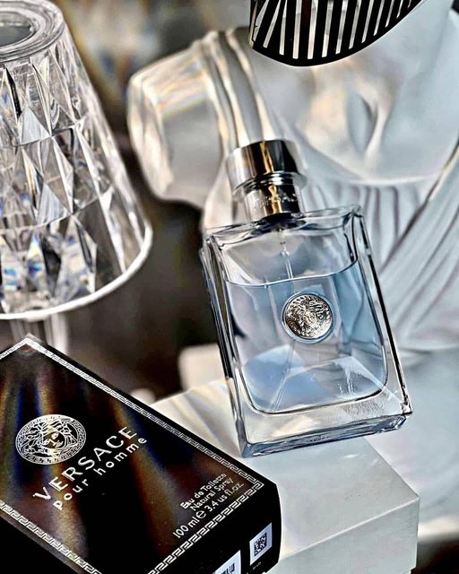 Thiết kế sang trọng của Versace Pour Homme