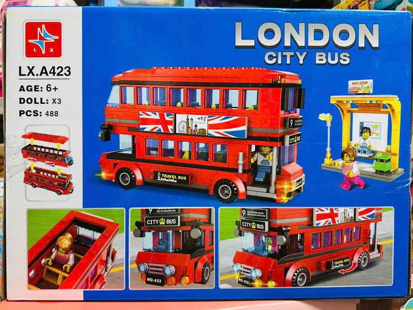 Trẻ chơi lắp r&aacute;p m&ocirc; h&igrave;nh xe bus