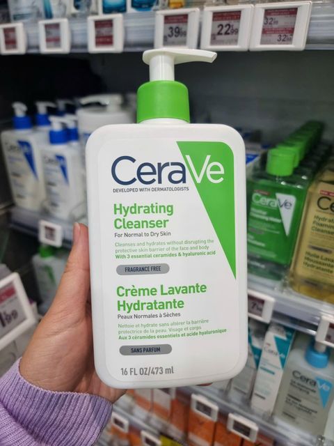 CeraVe Hydrating Cleanser - Sản phẩm tuyệt vời