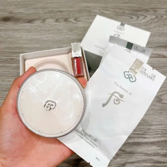 Set phấn Whoo trắng + son kem