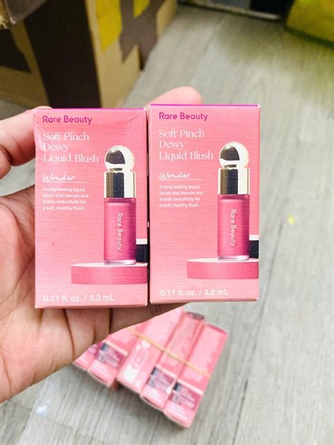 M&aacute; hồng Rare Beauty soft pinch dewy liquid blush - wonder