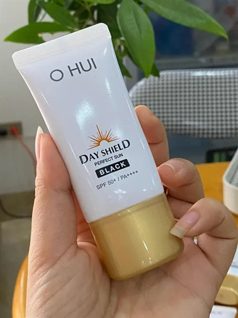 Chống nắng O HUI BLACK 30ml ( t&aacute;ch set ko vỏ hộp )