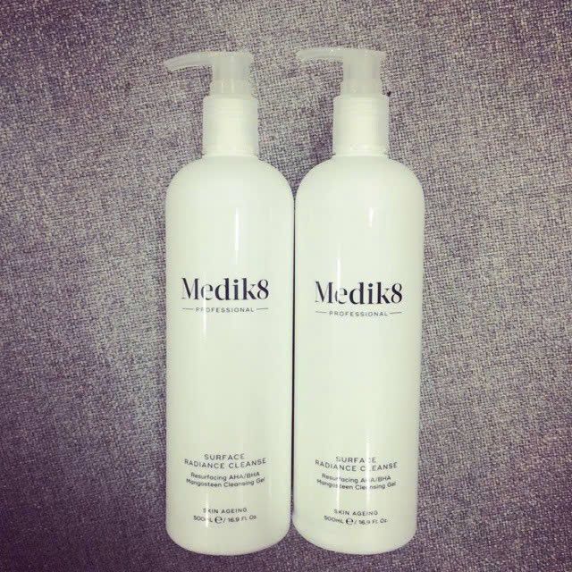 Sữa Rửa Mặt Medik8 Surface Radiance Cleanse Packaging
