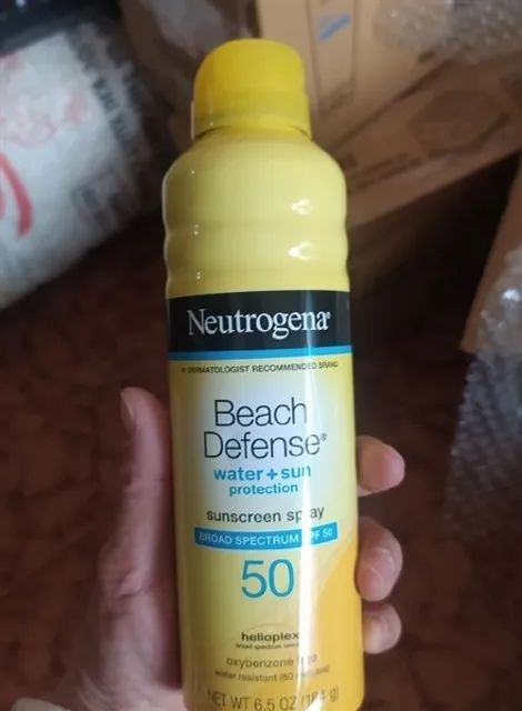 Xịt Chống Nắng Neutrogena Beach Defense