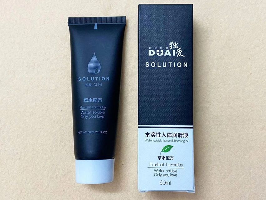 Gel b&ocirc;i gốc nước nhẹ dịu Solution đen