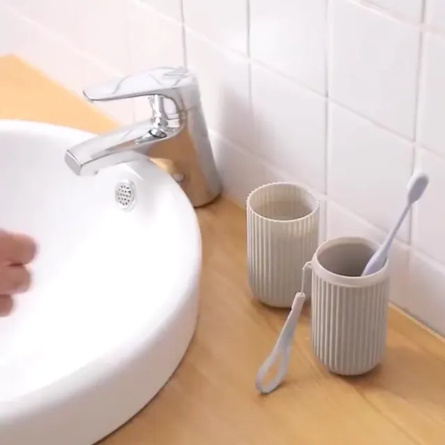 Cốc đựng b&agrave;n chải du lịch 2in1 &ndash; k&egrave;m cốc s&uacute;c miệng