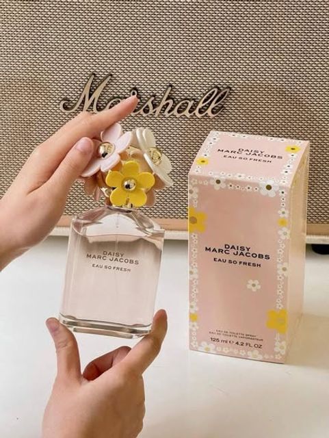 Thiết kế chai nước hoa Marc Jacobs Daisy Eau So Fresh