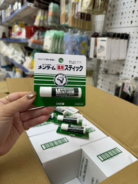 Son dưỡng m&ocirc;i Menturm Omi Medicated Stick XD