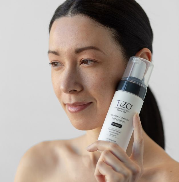 Bọt rửa mặt TiZO Photoceutical Skincare