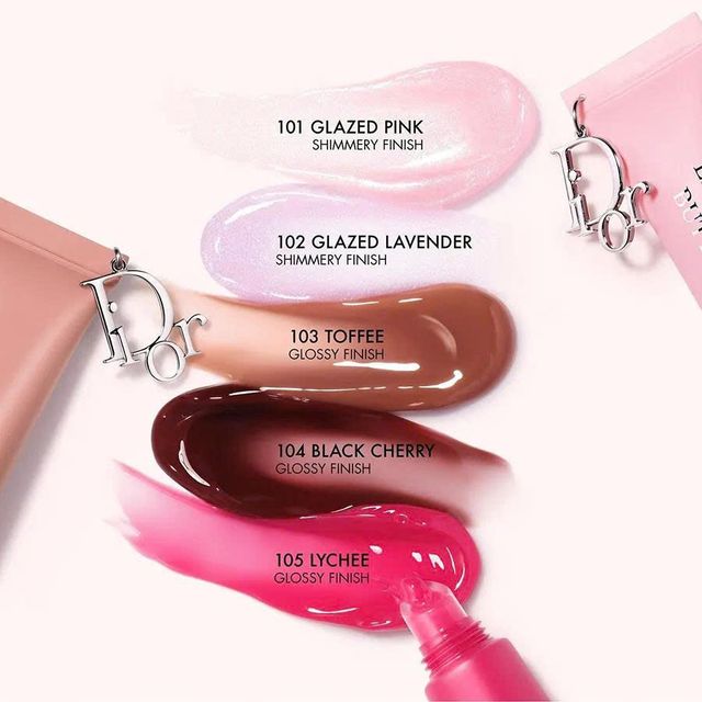 Son Dưỡng Dior tr&ecirc;n tay người sử dụng