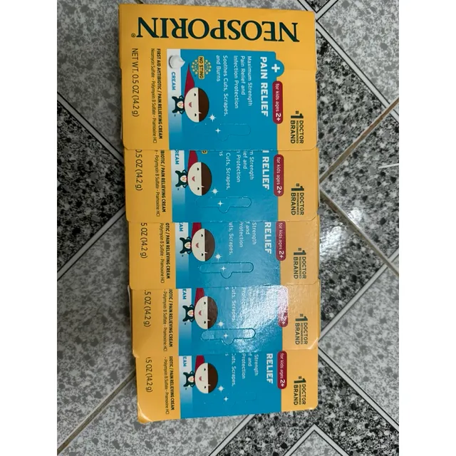 Kem b&ocirc;i nấm ch&acirc;n CareAll