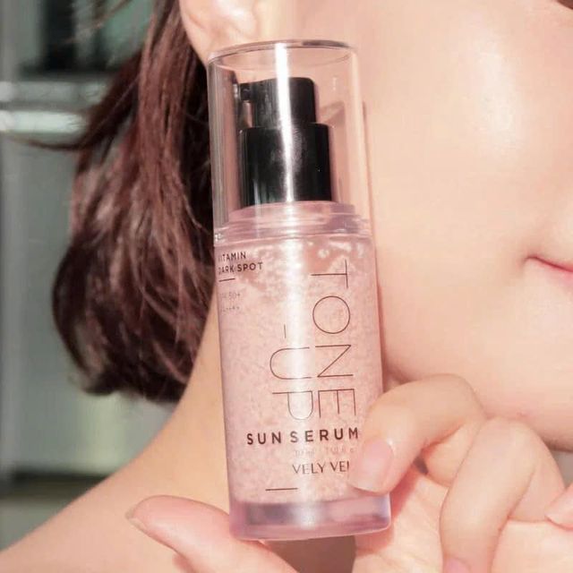 Tinh Chất Chống Nắng N&acirc;ng Tone Vely Vely Vitamin Dark Spot Tone Up Sun Serum