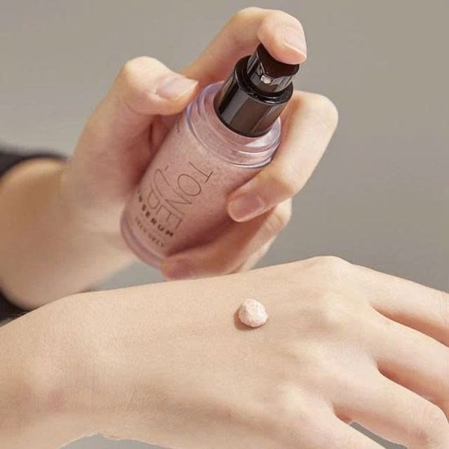 Tinh Chất Chống Nắng N&acirc;ng Tone Vely Vely Vitamin Dark Spot Tone Up Sun Serum 2